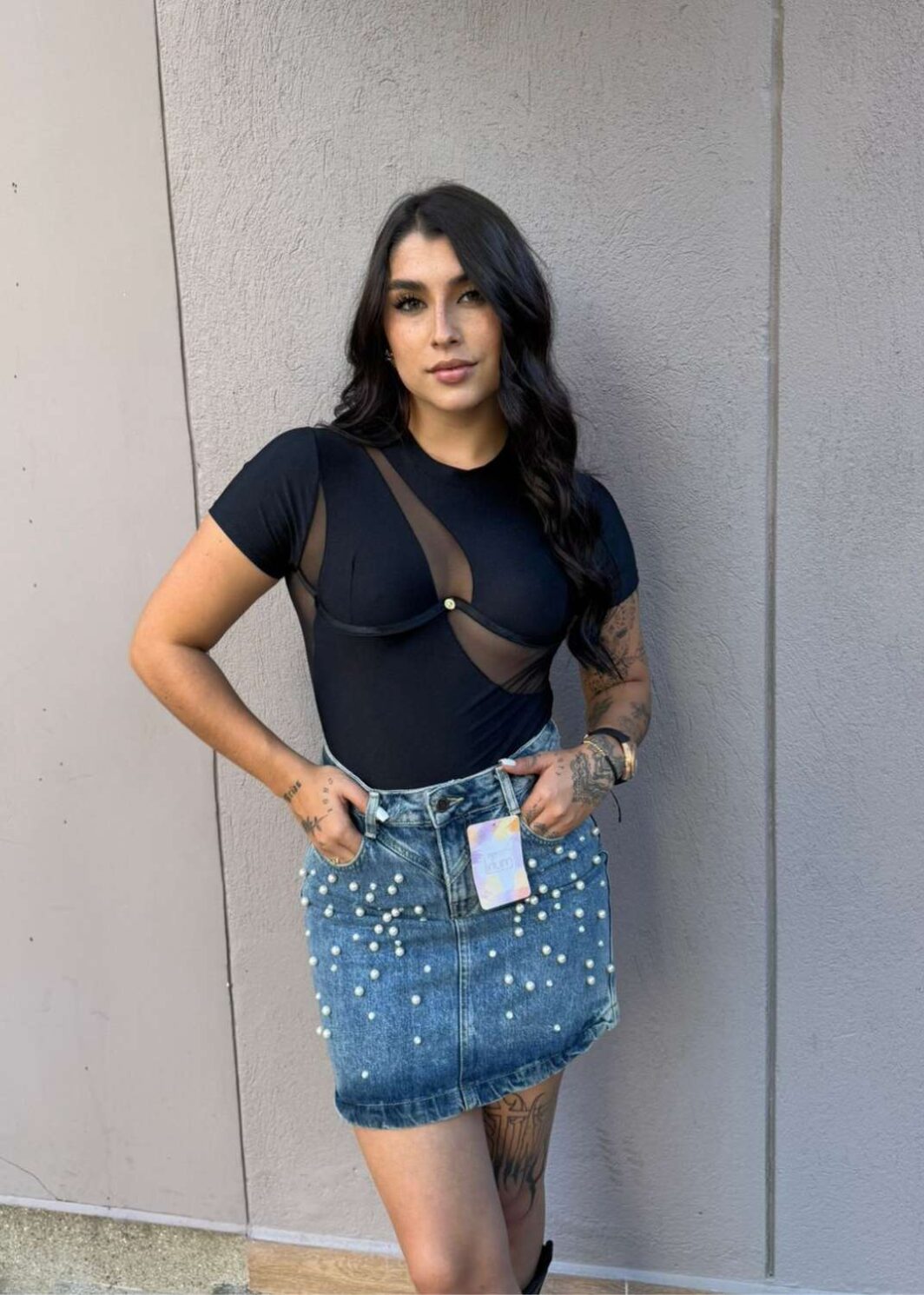 Falda de Mezclilla con Perlas – Estilo Urbano Chic