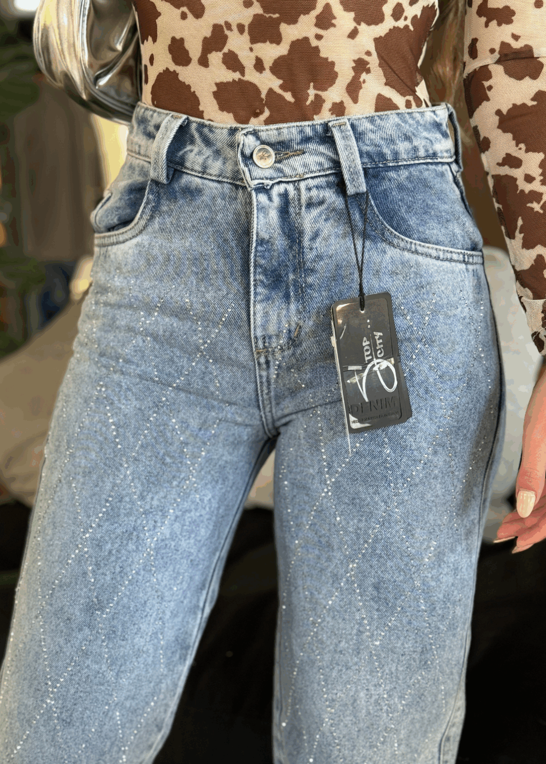 jean claro con predreria completa skinny