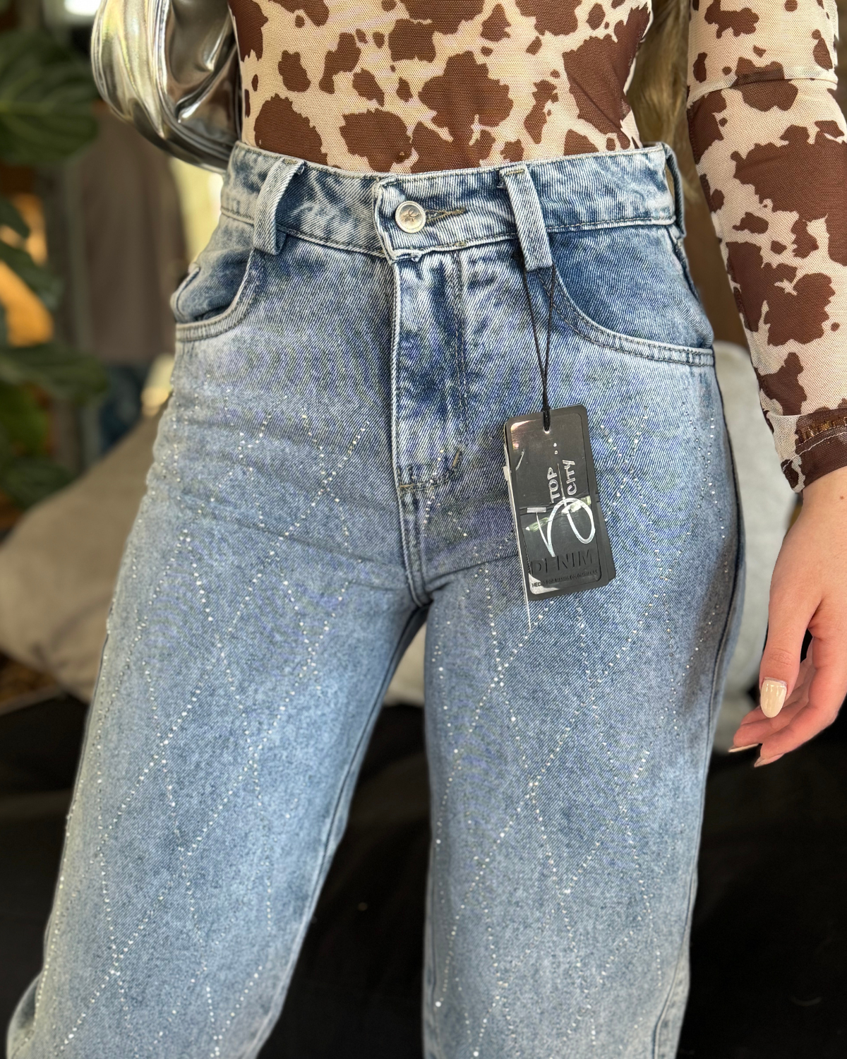 jean claro con predreria completa skinny